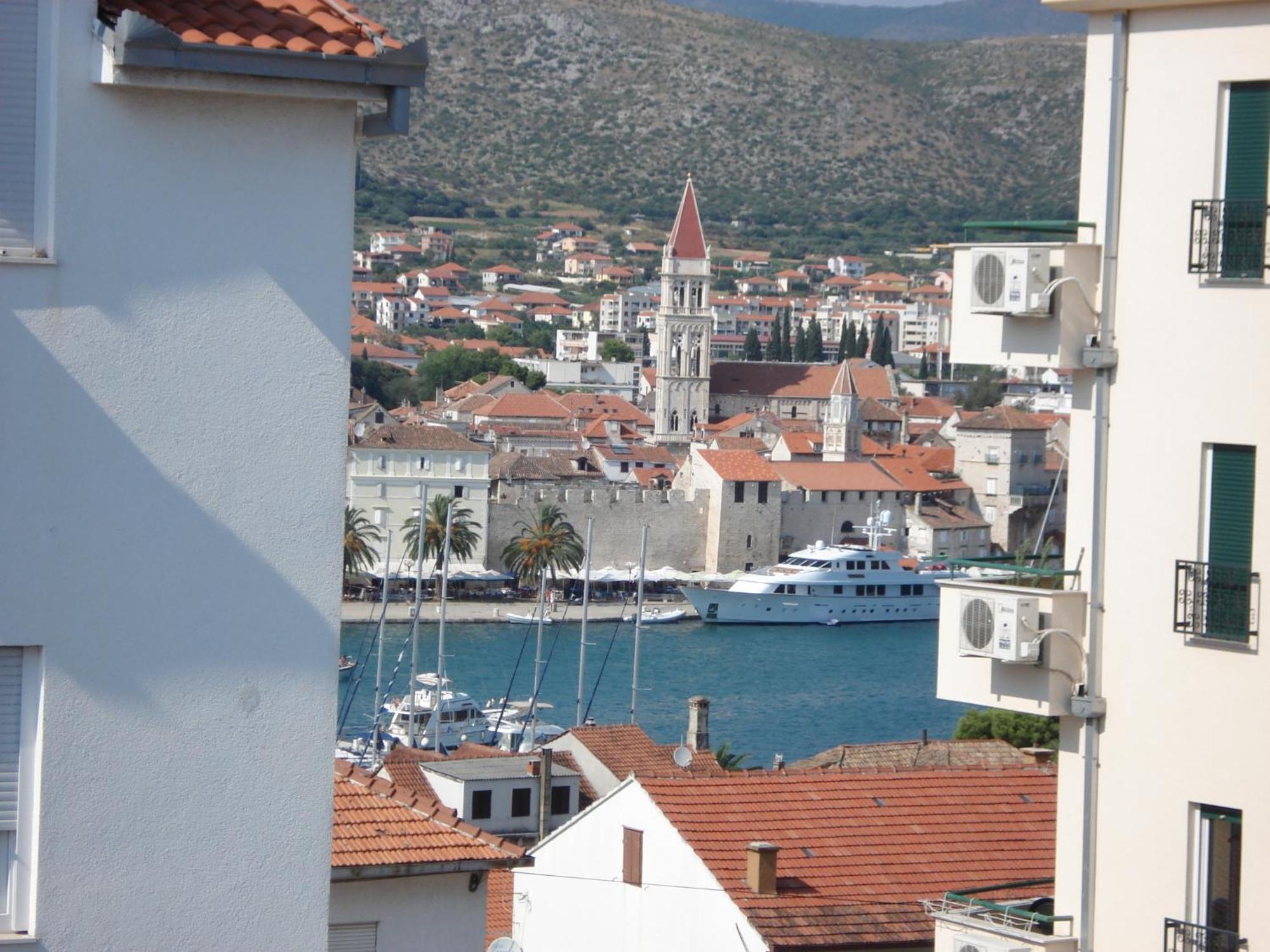 Apartments Milenka Trogir Bagian luar foto