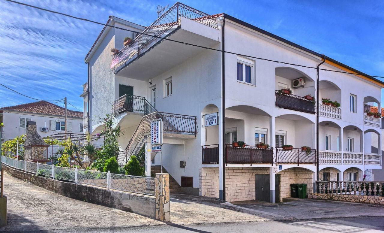 Apartments Milenka Trogir Bagian luar foto