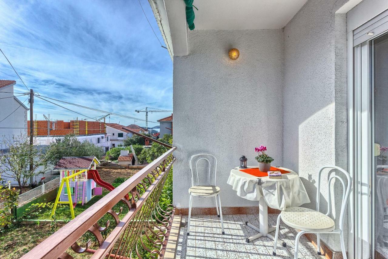 Apartments Milenka Trogir Bagian luar foto