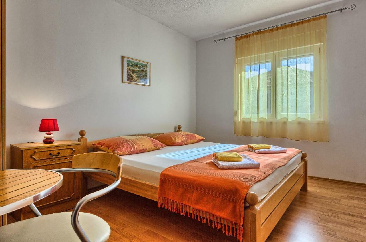 Apartments Milenka Trogir Bagian luar foto