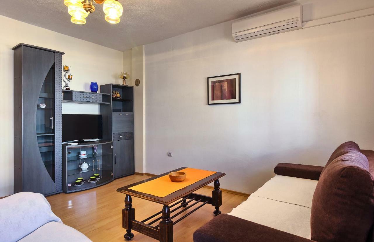Apartments Milenka Trogir Bagian luar foto