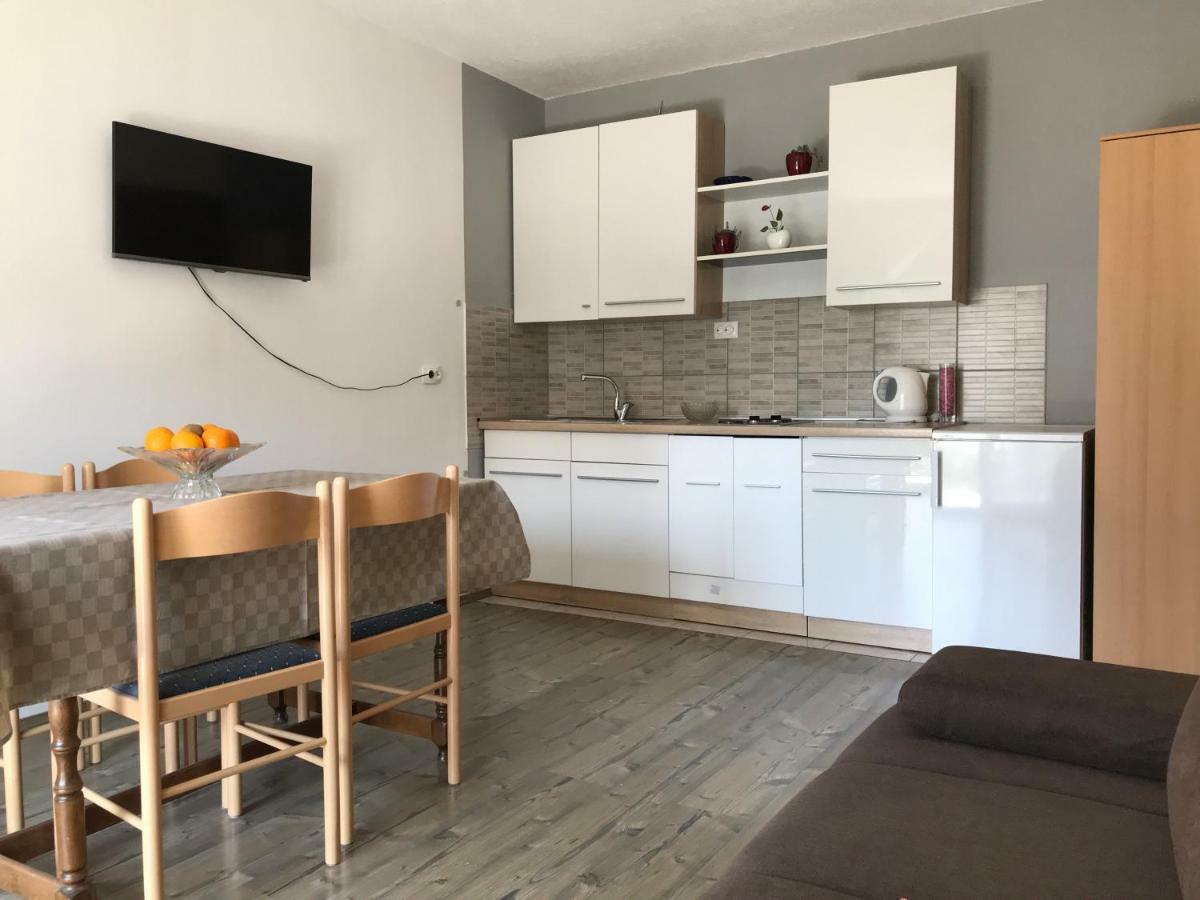 Apartments Milenka Trogir Bagian luar foto